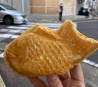 鯛焼き を英語で説明【Bilingual News】Taiyaki Japanese fish shaped waffle