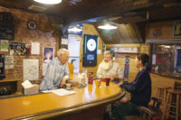【ならでわ×Ｅchan】|American-style Bar in Sasebo  “Cafe Bar Shooters” & “BUNNY” | 佐世保の外国人バーで国際交流「カフェバー シューターズ」＆「バニー」