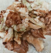 Stir-fried Cabbage with garlic, butter and soy sauce ：Naoko-sensei’s Japanese Recipe No. 23 【なおこ先生の日本料理 23】キャベツのガリバタ醤油炒め
